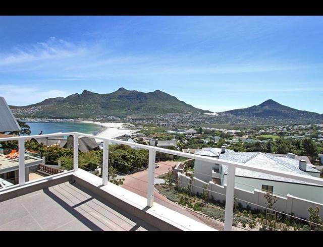 5 BEDROOM HOUSE FOR SALE IN HILLCREST